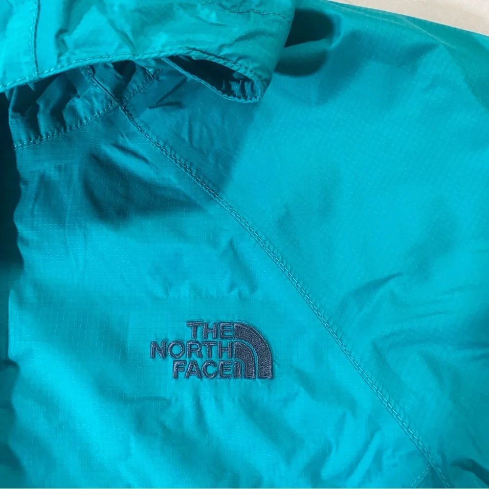 The North Face Turquoise Jacket Size Medium - Picture 11 of 11